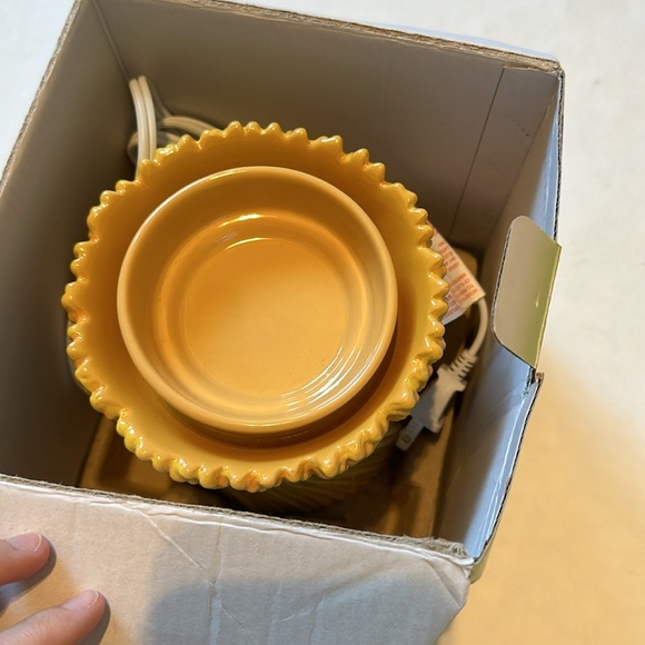 Scentsy Grateful Harvest Premium Wax Warmer - Picture 11 of 14